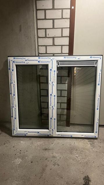 Twee nieuwe kunststof kiepramen – 135 x 122 -  beschikbaar voor biedingen