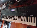 Roland G-1000 Arranger Workstation inclusief flightcase, Muziek en Instrumenten, Ophalen, Zo goed als nieuw, 61 toetsen, Roland