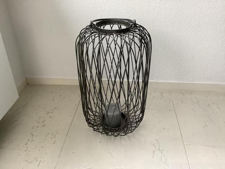 2 metalen windlichten windlicht kandelaar lantaarn lantaren, Huis en Inrichting, Woonaccessoires | Kandelaars en Kaarsen, Zo goed als nieuw