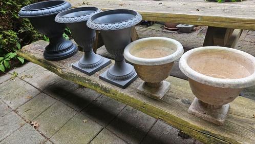 3 tuinvazen op voet, wit en grijs, Tuin en Terras, Tuinvazen, Gebruikt, Ophalen