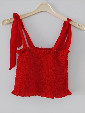 Twee leuke korte topjes, Maat S beschikbaar voor biedingen