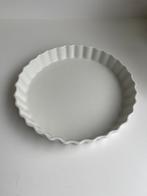 Apilco lage ronde taartschaal wit porselein, Huis en Inrichting, Ophalen of Verzenden, Overige stijlen, Porselein, Schaal of Schalen