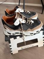 DWRS 38 zwart beige, Ophalen of Verzenden, Gedragen, Zwart, Sneakers of Gympen