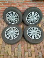 Set winterbanden op stalen velg met wiedoppen, Auto-onderdelen, Banden en Velgen, Ophalen, Gebruikt, 15 inch, Banden en Velgen