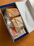 Schoendoos vol afgeweekte postzegels, Ophalen of Verzenden, Buitenland