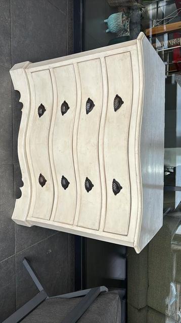 Super mooie antieke brocante handgemaakte buikkast commode  beschikbaar voor biedingen