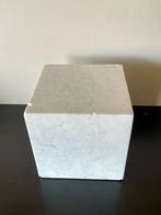 Vintage Carrara Marmeren Piëdestal sokkel object Zuil 1980s, Huis en Inrichting, Woonaccessoires | Zuilen en Pilaren, Ophalen of Verzenden