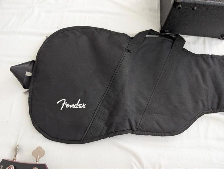 Fender Basgitaar Hoes - Zo Goed Als Nieuw!, Muziek en Instrumenten, Behuizingen en Koffers, Zo goed als nieuw, Elektrische basgitaar