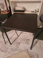 Ikea tafel zwart met 2 donker groene stoelen., Huis en Inrichting, Tafels | Eettafels, Ophalen, 50 tot 100 cm, Tot twee personen