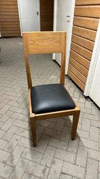 mooie noten houten stoel 2 stuks te koop, Twee, Ophalen of Verzenden, Zo goed als nieuw, Hout