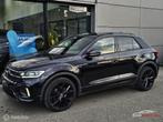 Volkswagen T-Roc 1.5 TSI 3x R-Line Panorama/IQ Light/Keyless, Auto's, Volkswagen, 1258 kg, 1498 cc, Zwart, 4 cilinders
