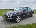 Mercedes-Benz W210 E300 Avantgarde OM606 Superturbo diesel, Achterwielaandrijving, Blauw, 2996 cc, Leder