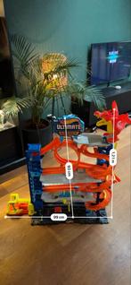 Hotwheels Ultimate Garage + 36 auto's (z.g.a.n.), Ophalen, Racebaan, Zo goed als nieuw, Hot Wheels