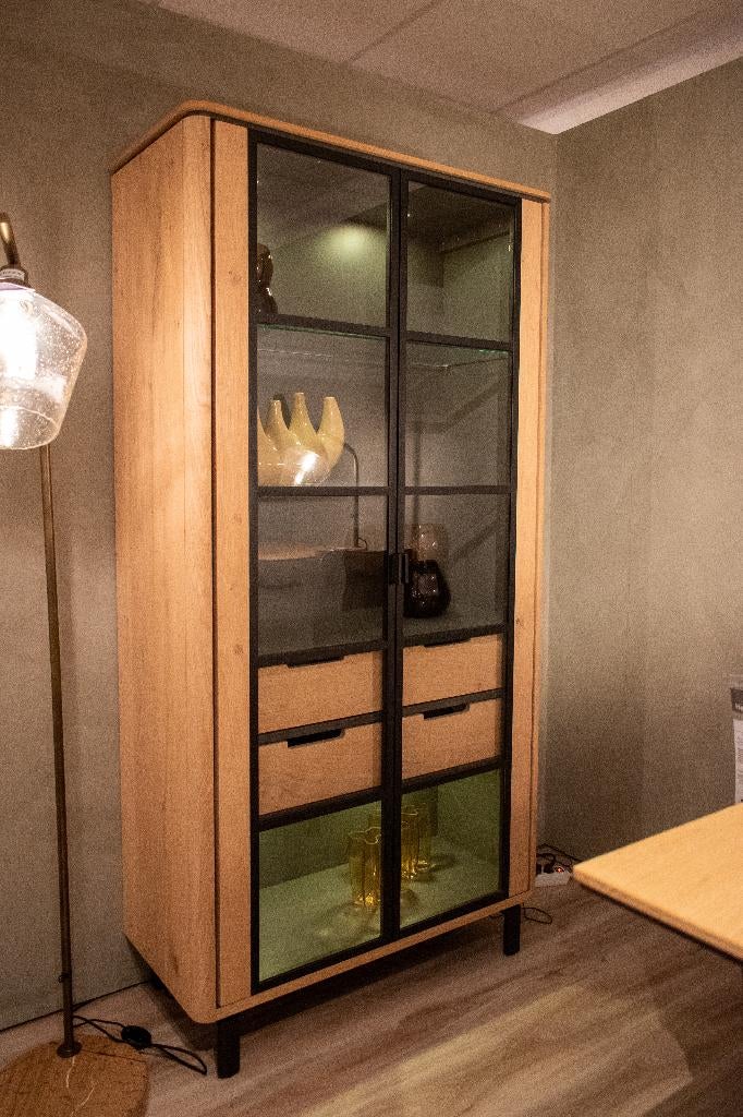 Vitrinekast Livada Henders & Hazel, Ophalen, Met deur(en), Eikenhout, Nieuw