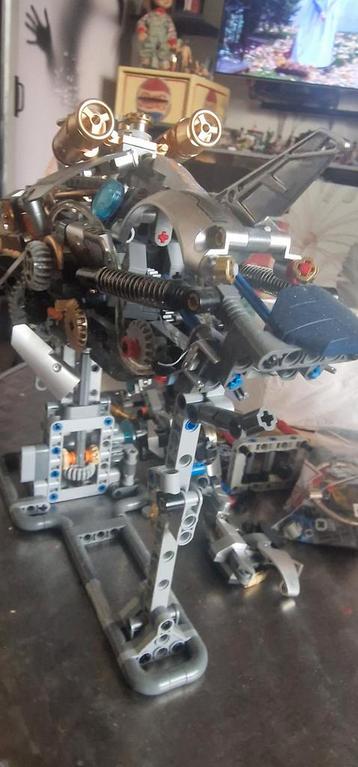 Mechanische Walvis - 1388 Onderdelen beschikbaar voor biedingen