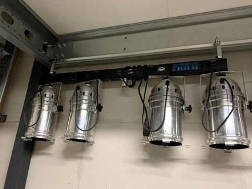 Set van 2 PAR 64 fourbarren (powered) Showtec/Beglec, Muziek en Instrumenten, Licht en Laser, Gebruikt, Licht, Ophalen