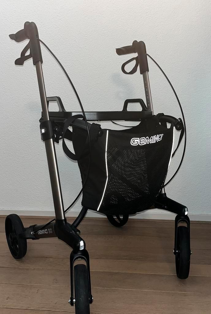 Gemino 30 Rollator, Zo goed als nieuw + mand & dienblad!, Diversen, Rollators, Zo goed als nieuw, Lichtgewicht, Ophalen of Verzenden