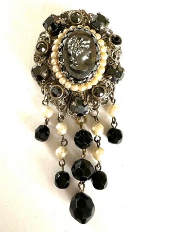 Vintage glas camee broche/haak beschikbaar voor biedingen