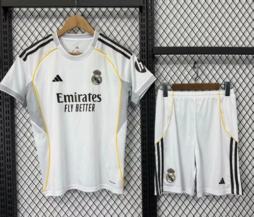 Real madrid tenue/set/shirt incl verzending en bedrukken, Sport en Fitness, Voetbal, Nieuw, Shirt, Maat XS of kleiner, Ophalen of Verzenden