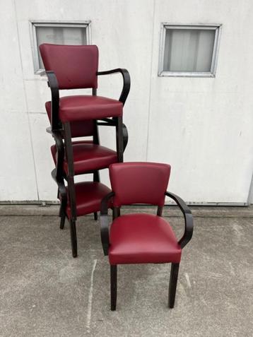 46 stuks stoelen Lisa met arm kunstleder rood stapelbaar  beschikbaar voor biedingen