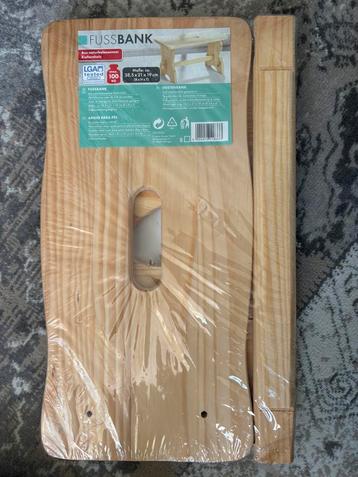 Houten voetenbank - 5 euro