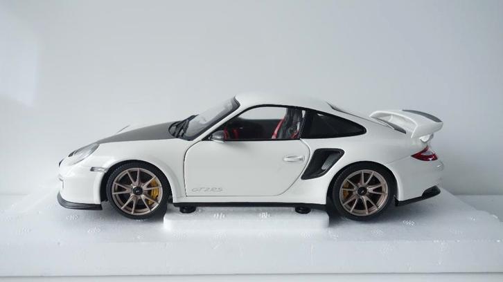 Porsche 911 GT2 RSin schaal 1:18 van MiniChamps, Hobby en Vrije tijd, Modelauto's | 1:18, Nieuw, Auto, MiniChamps, Ophalen of Verzenden