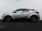 Toyota C-HR 1.8 Hybrid Dynamic | Navigatie | Adaptive Cruise, Auto's, Toyota, Te koop, Zilver of Grijs, 122 pk, 73 €/maand