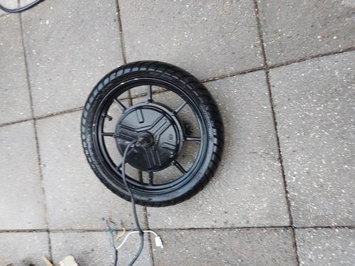 agm goccia achter wiel met motor, Fietsen en Brommers, Brommeronderdelen | Algemeen, Gebruikt, Overige typen, Ophalen