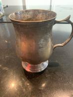 Beker met Handvat, Ophalen