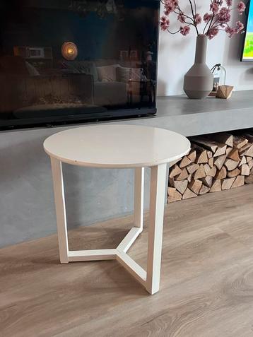Wit rond tafeltje - 50cm beschikbaar voor biedingen
