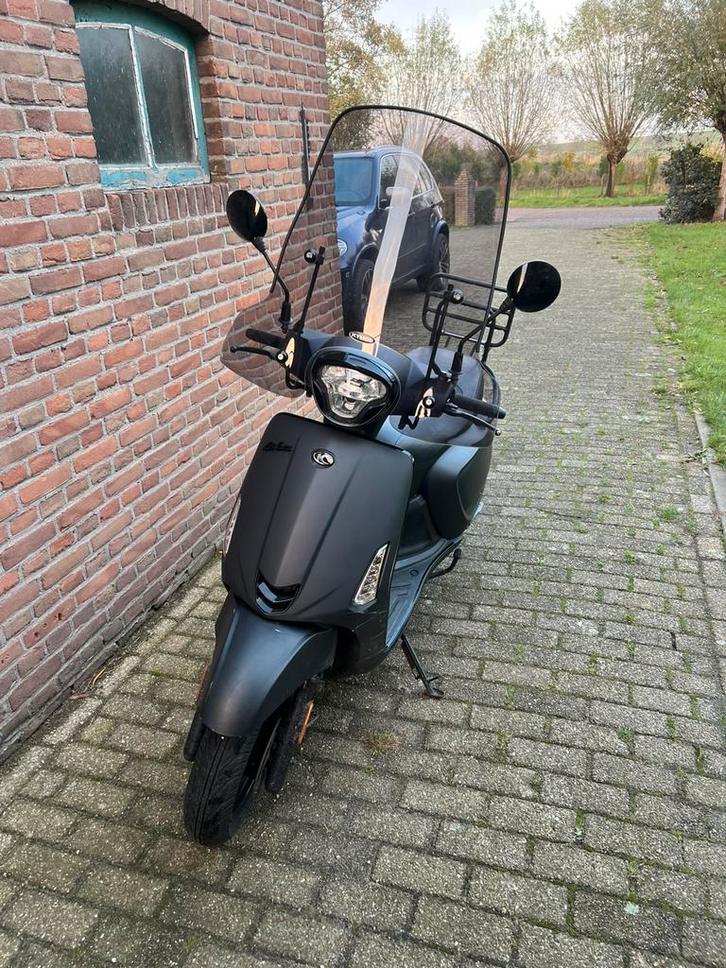 Kymco new like 2021, Fietsen en Brommers, Scooters | Kymco, Gebruikt, Like, Maximaal 45 km/u, Benzine, Ophalen