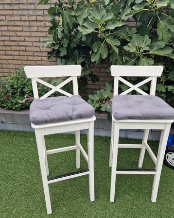 barkrukken met rugleuning IKEA Ingolf 2x 30pstk beschikbaar voor biedingen