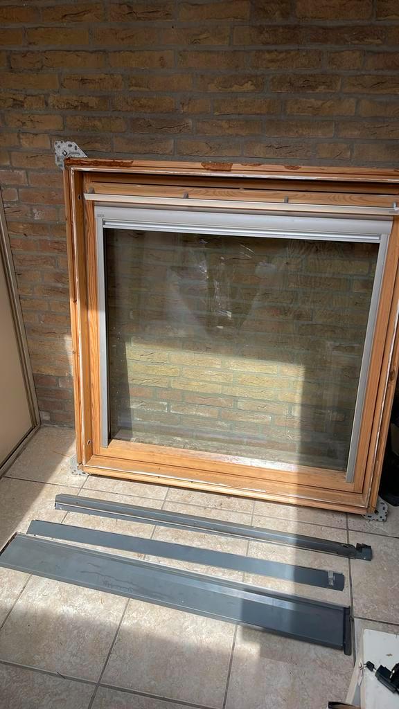 Velux dakraam, Doe-het-zelf en Verbouw, Glas en Ramen, Gebruikt, Dakraam, 80 tot 120 cm, 80 tot 120 cm, Dubbelglas, Ophalen of Verzenden
