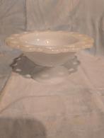 Opaalglazen (melkglas) schaaltje op voet, Antiek en Kunst, Antiek | Glas en Kristal, Ophalen of Verzenden