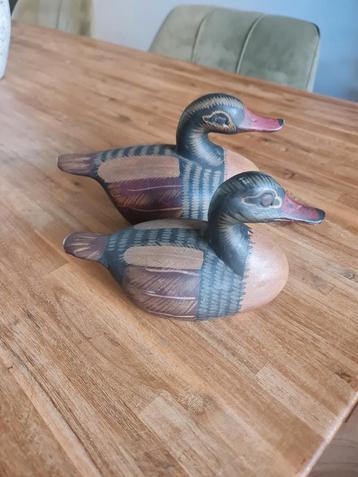 2 mooie houten eenden in 1 koop beschikbaar voor biedingen