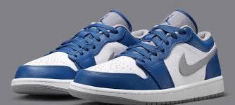 Nike jordan dunk mid low blue 43 beschikbaar voor biedingen