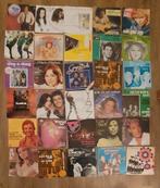 Set van 30 pop vinyl singles. Jaren 60 tm 80, Ophalen of Verzenden, Gebruikt, Pop