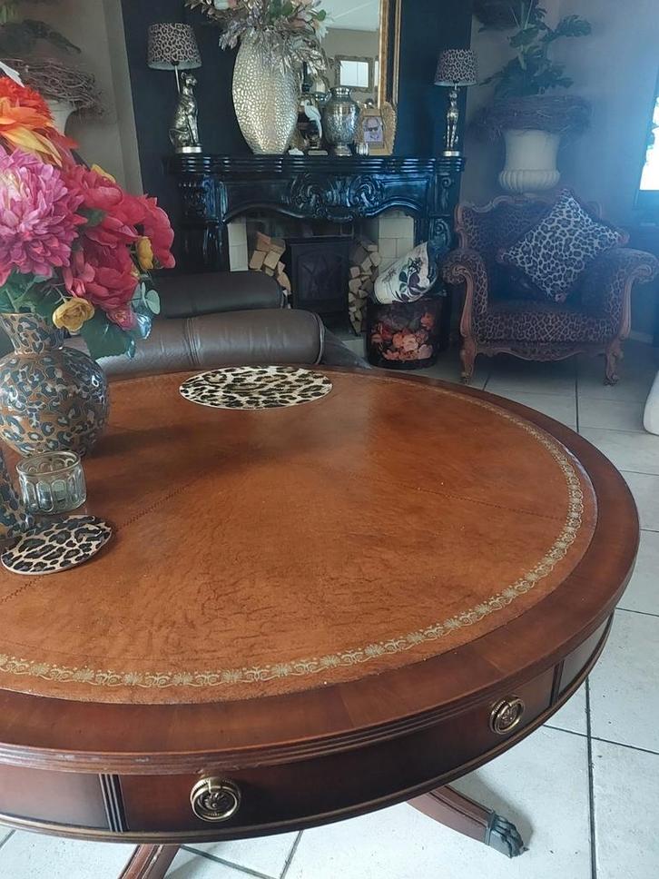 Antieke salontafel met messing leeuwepootjes, Antiek en Kunst, Antiek | Meubels | Tafels, Ophalen