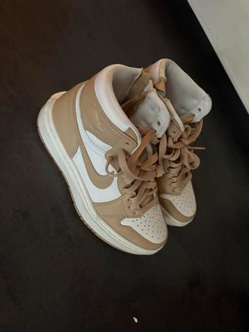 Nike Sneakers Maat 36,5 beschikbaar voor biedingen