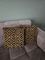 2 Zwart met oker gele kussentjes, goede staat, 40 bij 40 cm, Huis en Inrichting, Ophalen of Verzenden, Zo goed als nieuw, Zwart