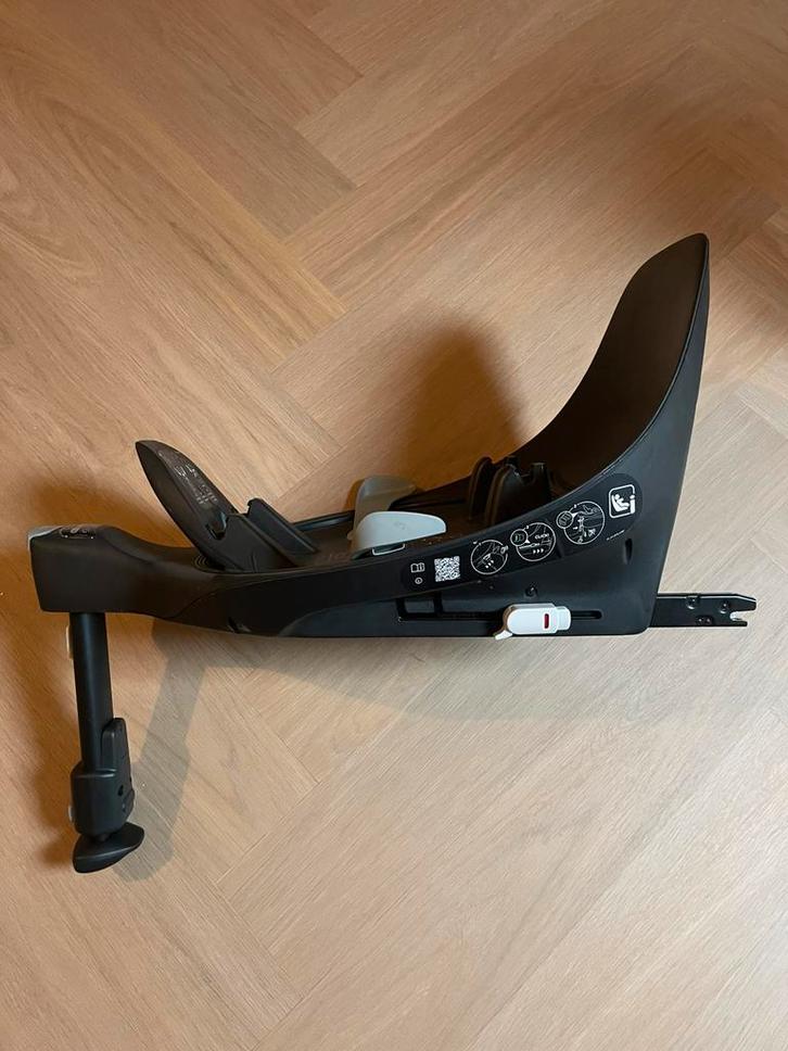 Cybex Base Z2 i-Size voor autostoel – In topstaat!, Kinderen en Baby's, Autostoeltjes, Zo goed als nieuw, Overige merken, 0 t/m 13 kg
