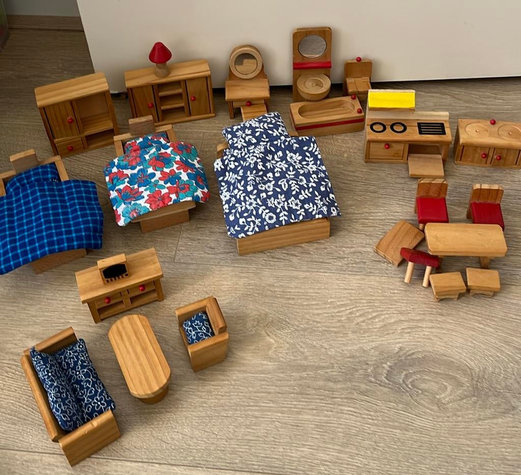 Poppenhuis muebeltjes (klein), Ophalen of Verzenden, Zo goed als nieuw, Poppenhuis