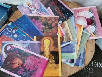 De Wijsheid van het Universum boek en orakelkaarten beschikbaar voor biedingen