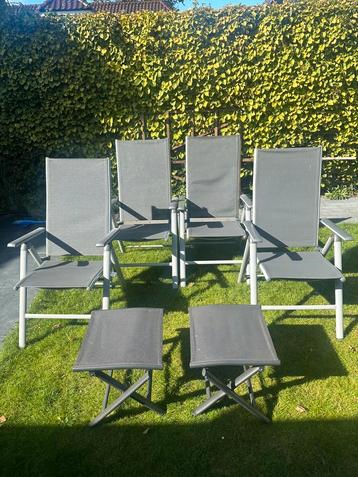 Camping stoelen + 2 voeten krukjes inklapbaar beschikbaar voor biedingen