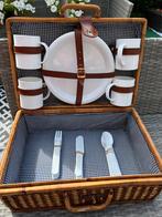 Mooie picknickmand twee praktische handvatten, Ophalen of Verzenden, Zo goed als nieuw