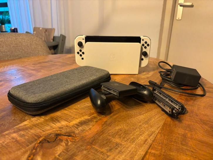 Nintendo Switch OLED  - Zo goed als nieuw!, Spelcomputers en Games, Spelcomputers | Nintendo Switch, Zo goed als nieuw, Switch OLED
