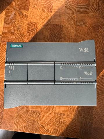 Siemens s7 1215c dc/dc/dc 6ES7 215 1ag40 0BX0. beschikbaar voor biedingen