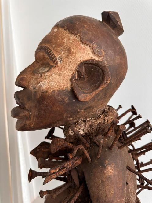 Bakongo Vili Nkisi Nkondi fetisj krachtbeeld nagelbeeld, Antiek en Kunst, Kunst | Niet-Westerse kunst, Ophalen of Verzenden