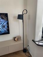 Hay Vloerlamp - Moderne Stijl, Huis en Inrichting, Lampen | Vloerlampen, Ophalen of Verzenden, Zo goed als nieuw, Metaal, 150 tot 200 cm