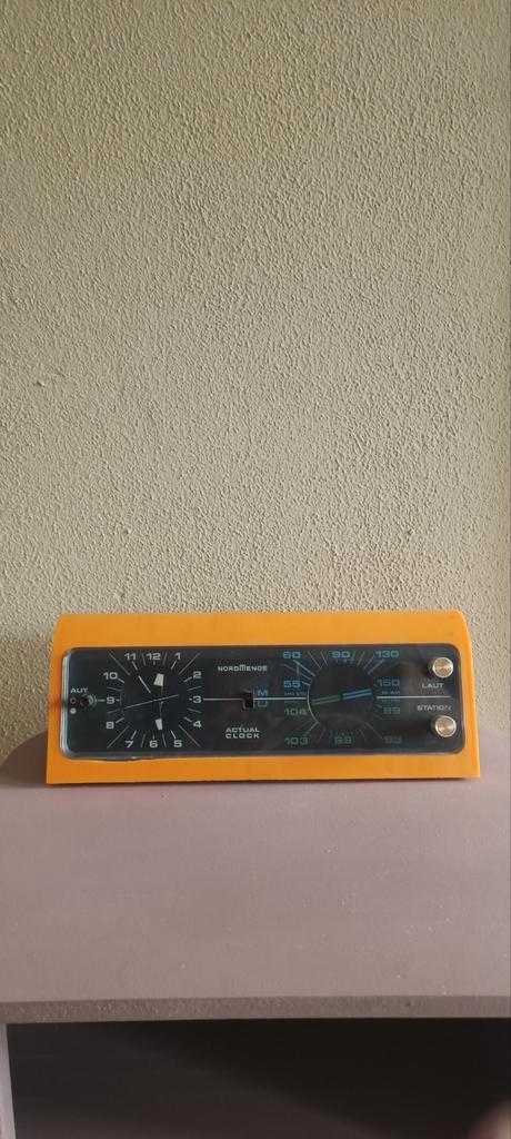 Nordmende vintage klokradio – Space Age – jaren 60/70, Audio, Tv en Foto, Radio's, Gebruikt, Radio, Ophalen of Verzenden